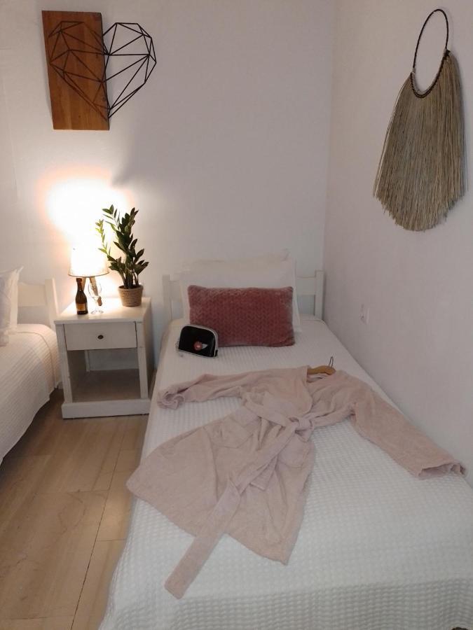 Town Apartment *